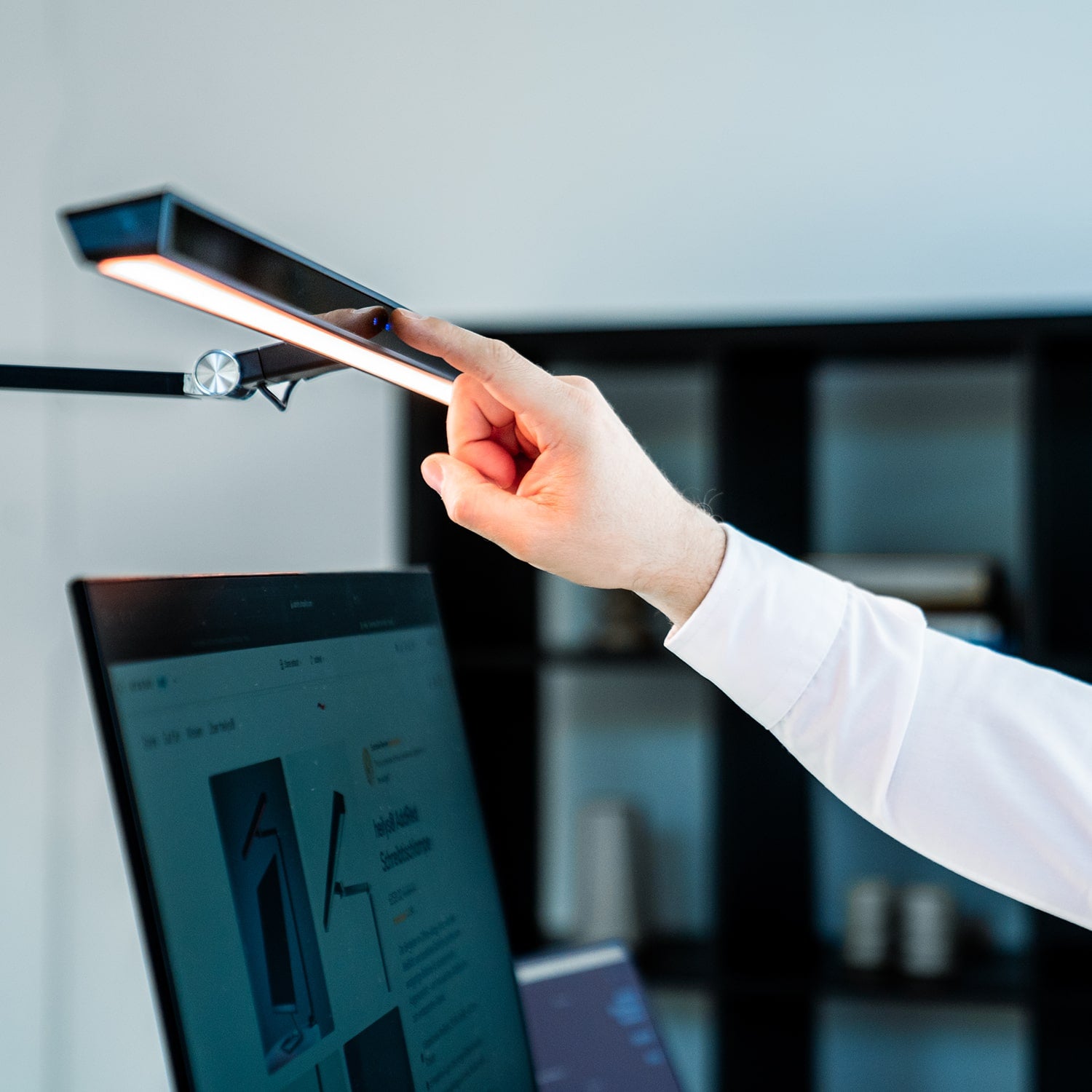 heilys® AddRed Schreibtischlampe